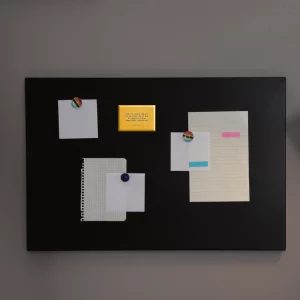 Kühlschrankmagnet  "Nichts ist schlecht oder gut. Nur die Urteile, die wir über die Ereignisse unseres Lebens fällen, verletzen uns."